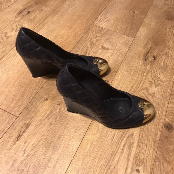 Tory Burch, Kaitlin Quilted Leather Wedge Heel, Dark Blue Size 7.5 - Picture 3 of 12